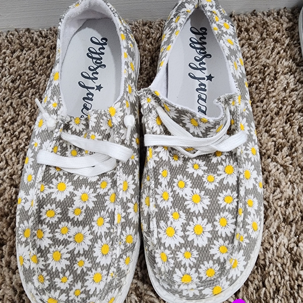 Shoes - Picture 2 of 2
